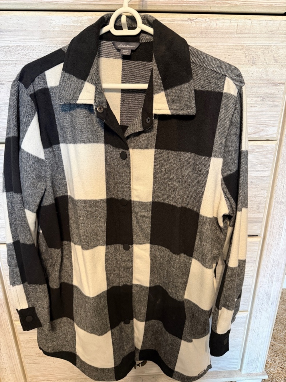 Women’s Eddie Bauer Black and White Buffalo Plaid Shacket with pockets- medium